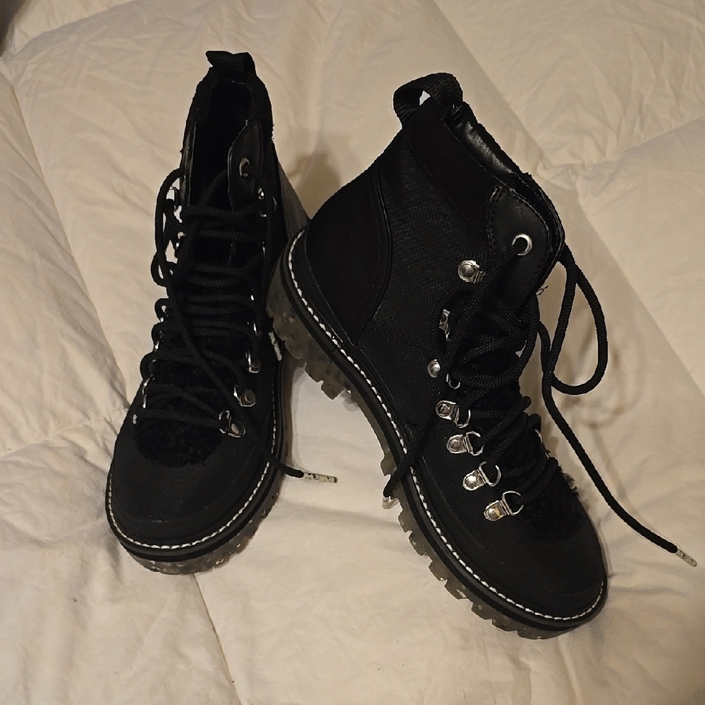 Black Lace-Up Women's Boots..Cool Planet By Steve Madden
